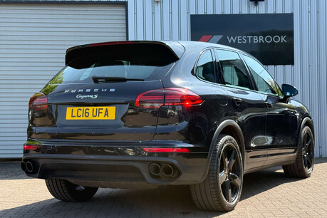 Porsche Cayenne 3.0 V6 E-Hybrid S TiptronicS 4WD Euro 6 (s/s) 5dr 40