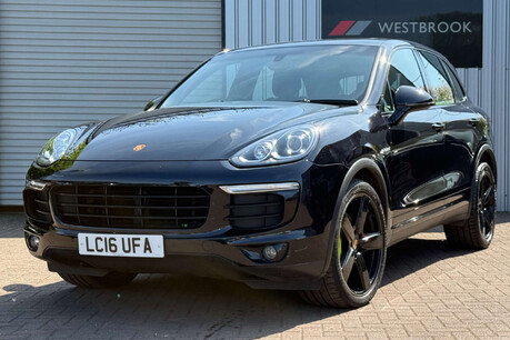 Porsche Cayenne 3.0 V6 E-Hybrid S TiptronicS 4WD Euro 6 (s/s) 5dr 41
