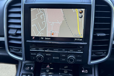 Porsche Cayenne 3.0 V6 E-Hybrid S TiptronicS 4WD Euro 6 (s/s) 5dr 11