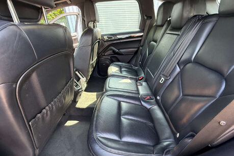 Porsche Cayenne 3.0 V6 E-Hybrid S TiptronicS 4WD Euro 6 (s/s) 5dr 27