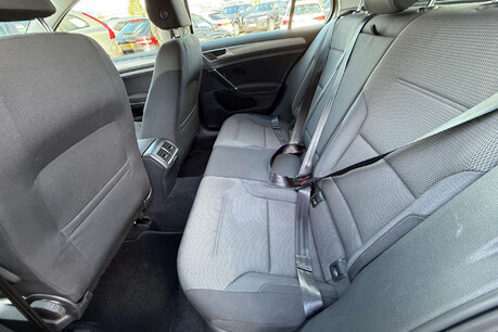 Volkswagen Golf 2.0 TDI BlueMotion Tech SE DSG Euro 5 (s/s) 5dr 26