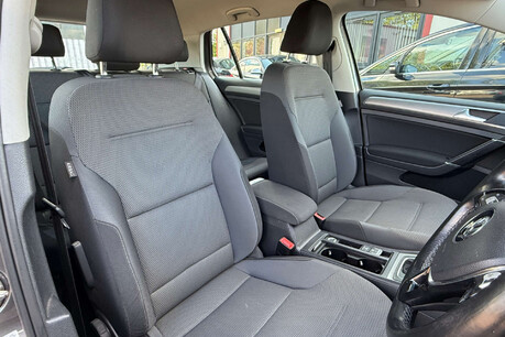 Volkswagen Golf 2.0 TDI BlueMotion Tech SE DSG Euro 5 (s/s) 5dr 5