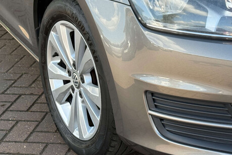 Volkswagen Golf 2.0 TDI BlueMotion Tech SE DSG Euro 5 (s/s) 5dr 30