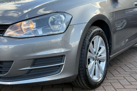 Volkswagen Golf 2.0 TDI BlueMotion Tech SE DSG Euro 5 (s/s) 5dr 28