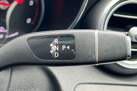 Mercedes-Benz C Class 2.1 C300dh AMG Line (Premium) Saloon 4dr Diesel Hybrid G-Tronic+ Euro 6 (s/ 72