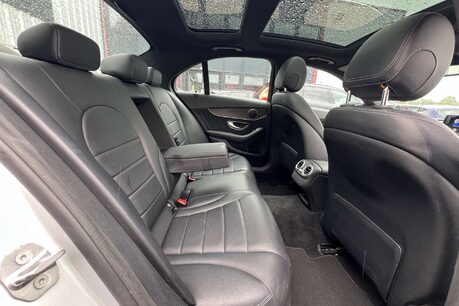 Mercedes-Benz C Class 2.1 C300dh AMG Line (Premium) Saloon 4dr Diesel Hybrid G-Tronic+ Euro 6 (s/ 29