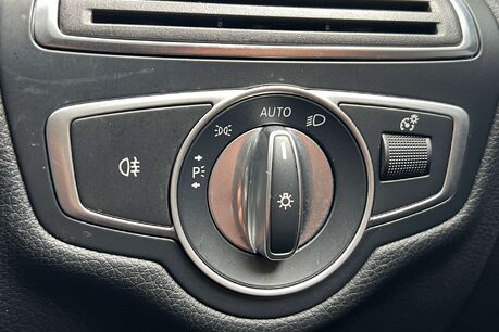 Mercedes-Benz C Class 2.1 C300dh AMG Line (Premium) Saloon 4dr Diesel Hybrid G-Tronic+ Euro 6 (s/ 83