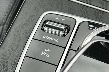 Mercedes-Benz C Class 2.1 C300dh AMG Line (Premium) Saloon 4dr Diesel Hybrid G-Tronic+ Euro 6 (s/ 46