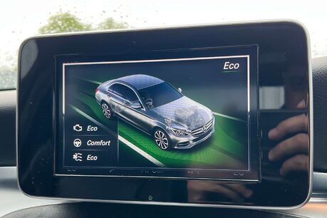 Mercedes-Benz C Class 2.1 C300dh AMG Line (Premium) Saloon 4dr Diesel Hybrid G-Tronic+ Euro 6 (s/ 60