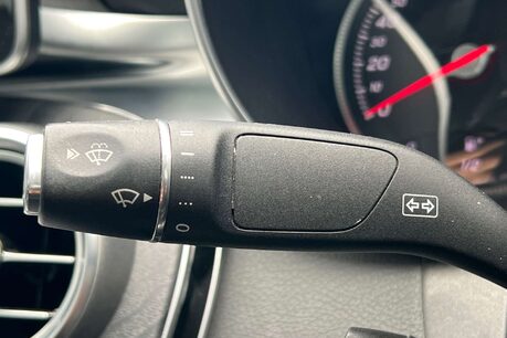 Mercedes-Benz C Class 2.1 C300dh AMG Line (Premium) Saloon 4dr Diesel Hybrid G-Tronic+ Euro 6 (s/ 66