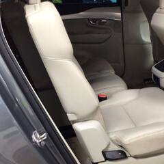 Volvo XC90 2.0 D5 Momentum SUV 5dr Diesel Geartronic 4WD Euro 6 (s/s) (225 ps) 7