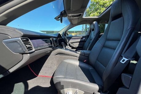 Porsche Panamera 3.0D V6 Hatchback 5dr Diesel TiptronicS Euro 5 (250 ps) 35
