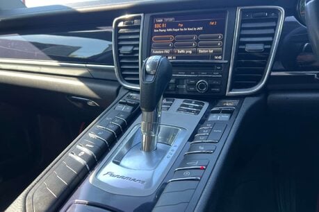 Porsche Panamera 3.0D V6 Hatchback 5dr Diesel TiptronicS Euro 5 (250 ps) 41
