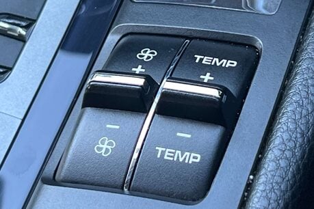 Porsche Panamera 3.0D V6 Hatchback 5dr Diesel TiptronicS Euro 5 (250 ps) 48