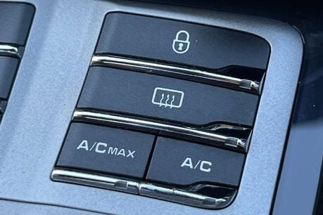 Porsche Panamera 3.0D V6 Hatchback 5dr Diesel TiptronicS Euro 5 (250 ps) 57
