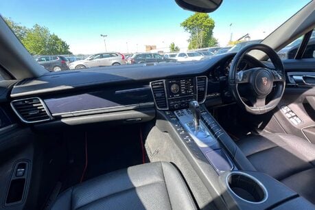 Porsche Panamera 3.0D V6 Hatchback 5dr Diesel TiptronicS Euro 5 (250 ps) 39