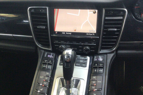 Porsche Panamera 3.0D V6 Hatchback 5dr Diesel TiptronicS Euro 5 (s/s) (300 ps) 10