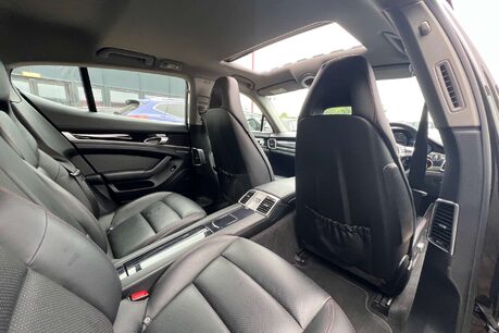Porsche Panamera 3.0D V6 Hatchback 5dr Diesel TiptronicS Euro 5 (s/s) (300 ps) 30