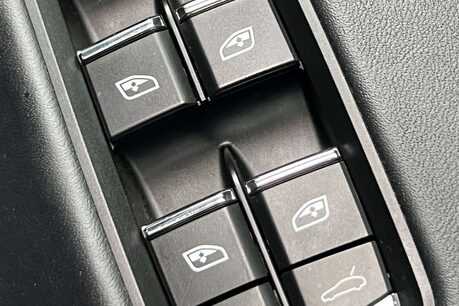 Porsche Panamera 3.0D V6 Hatchback 5dr Diesel TiptronicS Euro 5 (s/s) (300 ps) 78