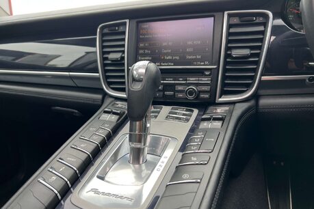 Porsche Panamera 3.0D V6 Hatchback 5dr Diesel TiptronicS Euro 5 (s/s) (300 ps) 42