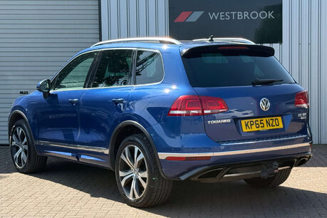 Volkswagen Touareg 3.0 TDI V6 BlueMotion Tech R-Line SUV 5dr Diesel Tiptronic 4WD Euro 6 (s/s) 3