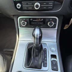 Volkswagen Touareg 3.0 TDI V6 BlueMotion Tech R-Line SUV 5dr Diesel Tiptronic 4WD Euro 6 (s/s) 6