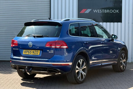 Volkswagen Touareg 3.0 TDI V6 BlueMotion Tech R-Line SUV 5dr Diesel Tiptronic 4WD Euro 6 (s/s) 35