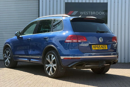 Volkswagen Touareg 3.0 TDI V6 BlueMotion Tech R-Line SUV 5dr Diesel Tiptronic 4WD Euro 6 (s/s) 36