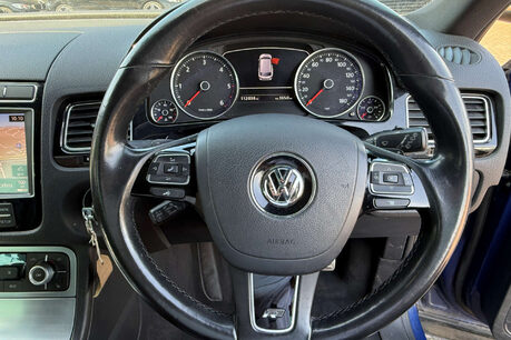 Volkswagen Touareg 3.0 TDI V6 BlueMotion Tech R-Line SUV 5dr Diesel Tiptronic 4WD Euro 6 (s/s) 39