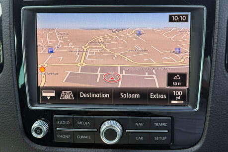 Volkswagen Touareg 3.0 TDI V6 BlueMotion Tech R-Line SUV 5dr Diesel Tiptronic 4WD Euro 6 (s/s) 40
