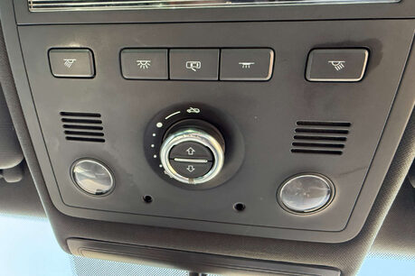 Volkswagen Touareg 3.0 TDI V6 BlueMotion Tech R-Line SUV 5dr Diesel Tiptronic 4WD Euro 6 (s/s) 42