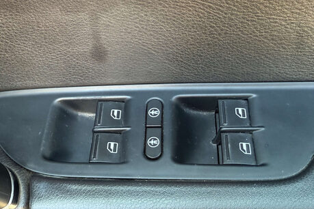 Volkswagen Touareg 3.0 TDI V6 BlueMotion Tech R-Line SUV 5dr Diesel Tiptronic 4WD Euro 6 (s/s) 64