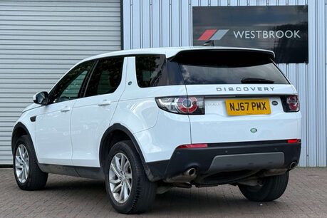 Land Rover Discovery Sport 2.0 TD4 SE SUV 5dr Diesel Manual 4WD Euro 6 (s/s) (180 ps) 45