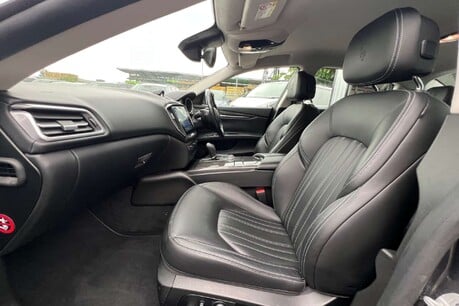Maserati Ghibli 3.0D V6 Saloon 4dr Diesel ZF Euro 5 (s/s) (275 ps) 35