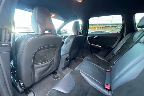 Volvo XC60 2.4 D5 R-Design Nav Geartronic AWD Euro 5 5dr 26