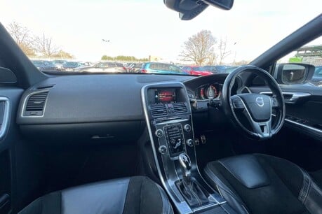 Volvo XC60 2.4 D5 R-Design Nav Geartronic AWD Euro 5 5dr 31