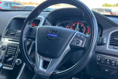 Volvo XC60 2.4 D5 R-Design Nav Geartronic AWD Euro 5 5dr 18