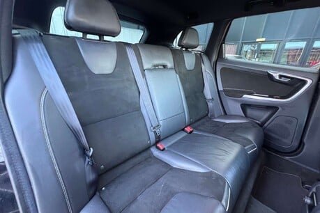 Volvo XC60 2.4 D5 R-Design Nav Geartronic AWD Euro 5 5dr 21