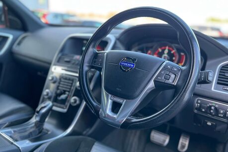 Volvo XC60 2.4 D5 R-Design Nav Geartronic AWD Euro 5 5dr 17