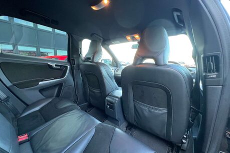 Volvo XC60 2.4 D5 R-Design Nav Geartronic AWD Euro 5 5dr 23