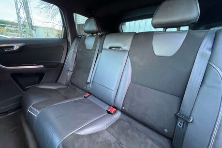 Volvo XC60 2.4 D5 R-Design Nav Geartronic AWD Euro 5 5dr 24