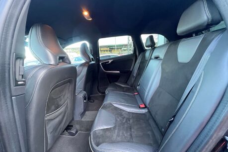 Volvo XC60 2.4 D5 R-Design Nav Geartronic AWD Euro 5 5dr 25