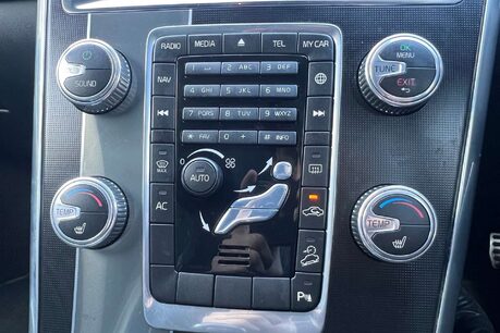Volvo XC60 2.4 D5 R-Design Nav Geartronic AWD Euro 5 5dr 34