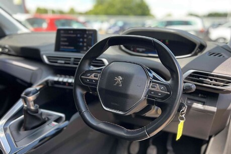 Peugeot 3008 1.2 PureTech Active Euro 6 (s/s) 5dr 10