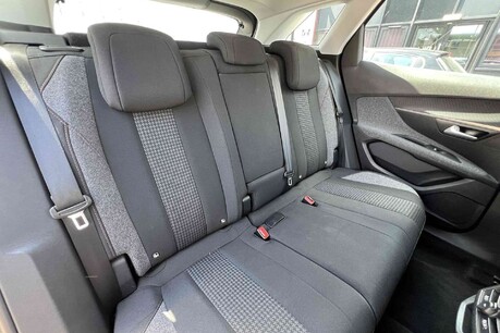 Peugeot 3008 1.2 PureTech Active Euro 6 (s/s) 5dr 15