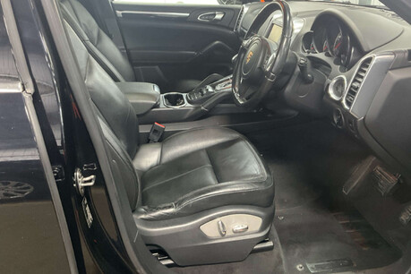 Porsche Cayenne 3.0 TD V6 SUV 5dr Diesel Tiptronic 4WD Euro 5 (s/s) (240 ps) 13