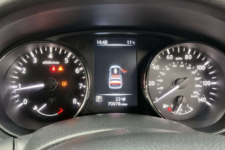 Nissan Pulsar 1.2 DIG-T N-Connecta Hatchback 5dr Petrol XTRON Euro 6 (s/s) (115 ps) 11