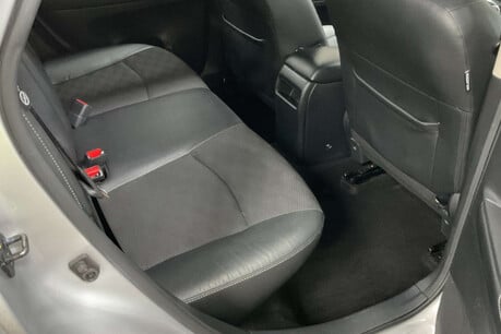 Nissan Pulsar 1.2 DIG-T N-Connecta Hatchback 5dr Petrol XTRON Euro 6 (s/s) (115 ps) 13