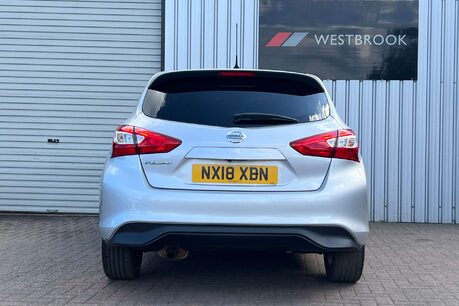 Nissan Pulsar 1.2 DIG-T N-Connecta Hatchback 5dr Petrol XTRON Euro 6 (s/s) (115 ps) 10