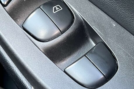 Nissan Pulsar 1.2 DIG-T N-Connecta Hatchback 5dr Petrol XTRON Euro 6 (s/s) (115 ps) 56